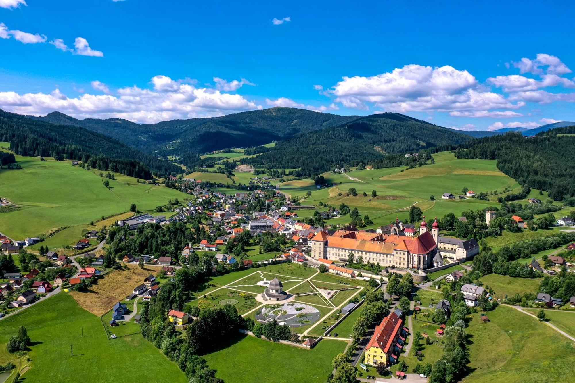 Naturpark Chalets Lambrecht By Alps Resorts Занкт-Ламбрехт Екстер'єр фото